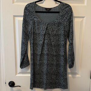 Elegant Green and Gray Patterned Dress